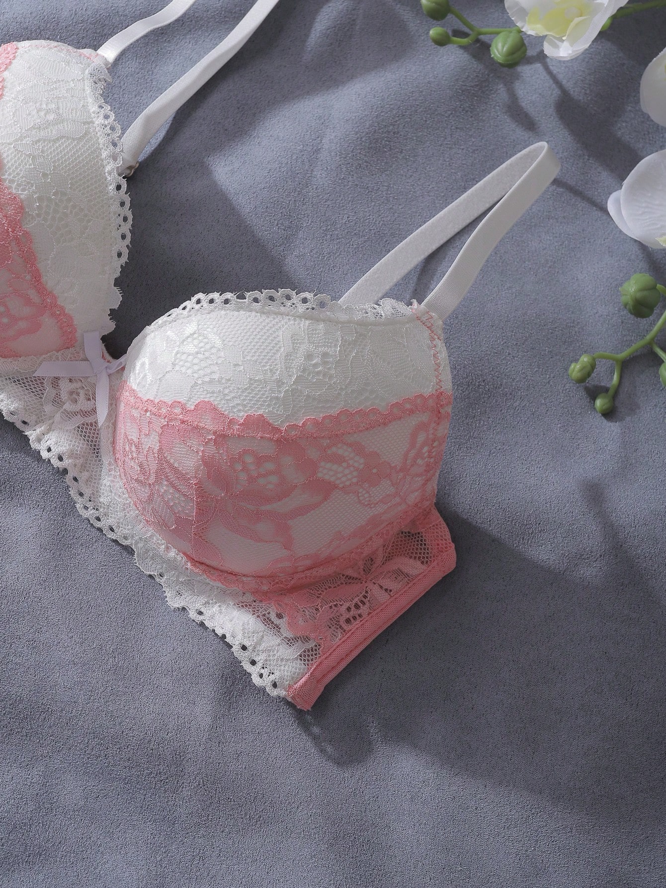 Pink and White Lace Patchwork  - Underwire Bra Padded บทวิจารณ์และราคา