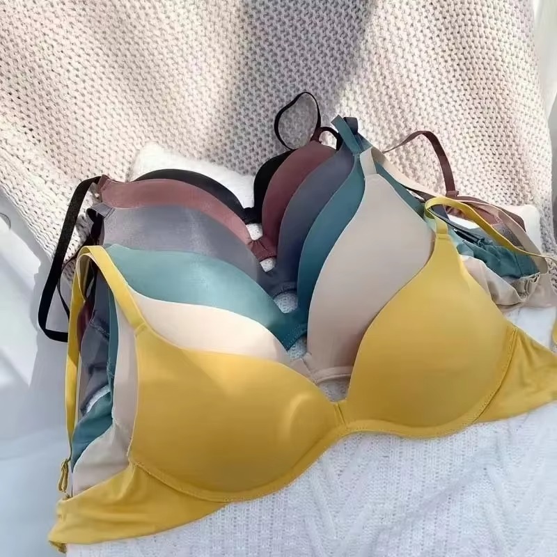 Japanese One-piece Smooth Girl - Sleep Bra Bralette บทวิจารณ์และราคา